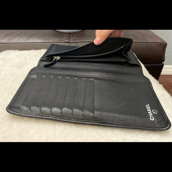 CHANEL Camellia CC Leather Checkbook / Wallet - Picture 11 of 12